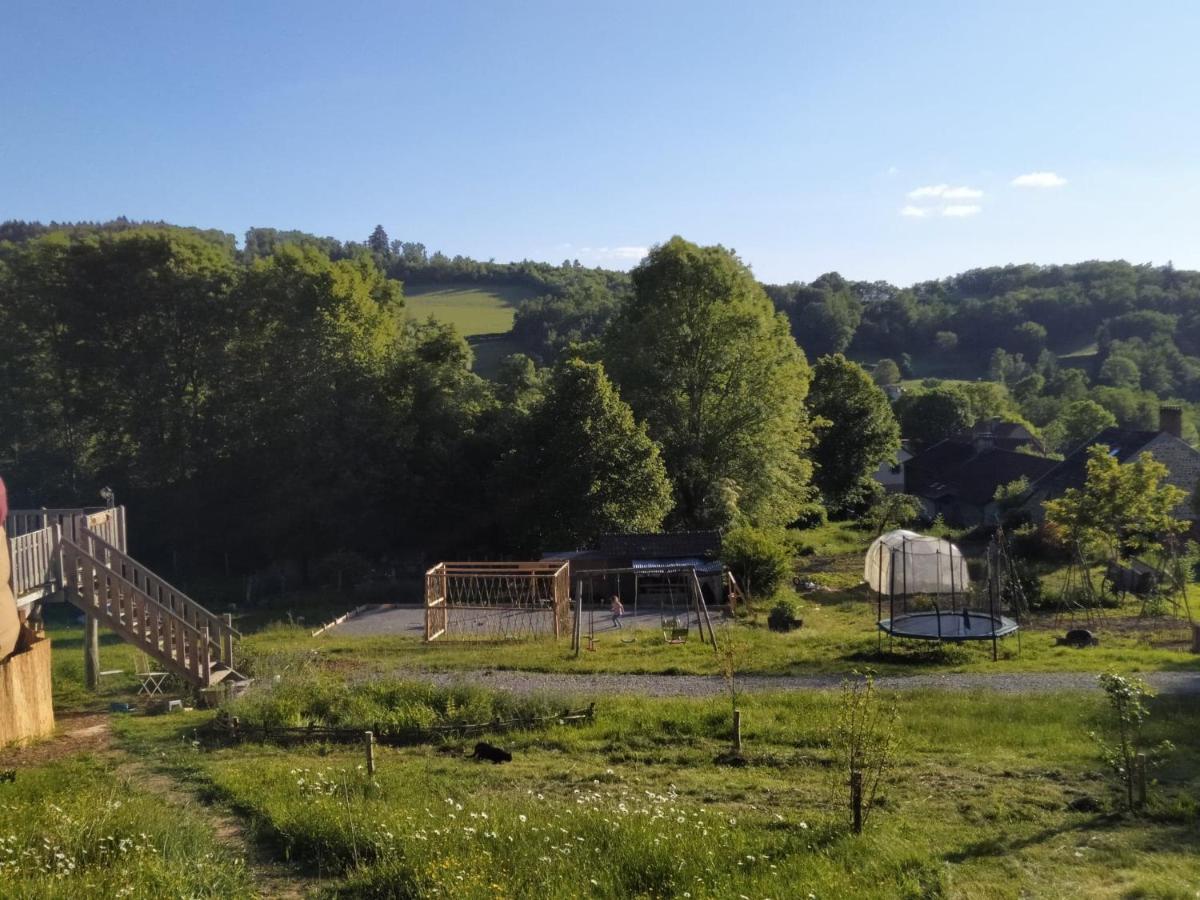 Camping Carazen , Caravane Chauffée Saint-Sylvain-Bellegarde